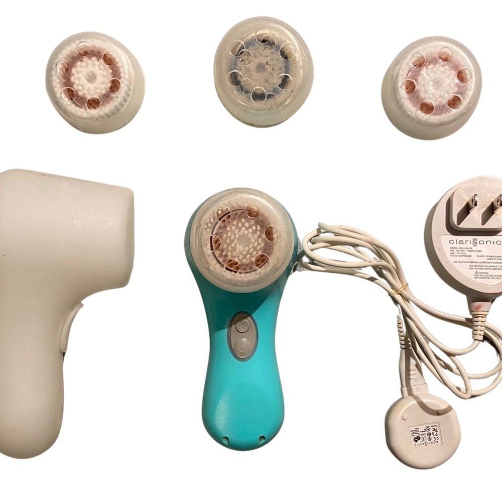 Clarisonic Mia 2 Blue/Teal w/ 3 NEW Brushes Effortless Skincare